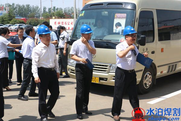 侯典峰、王力舟來水泊焊割